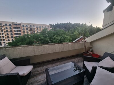 Lux namješten dvosoban stan u Podgorici