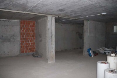 Poslovni prostor - crveni soliter