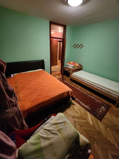 Dvosoban namješten stan u Baru