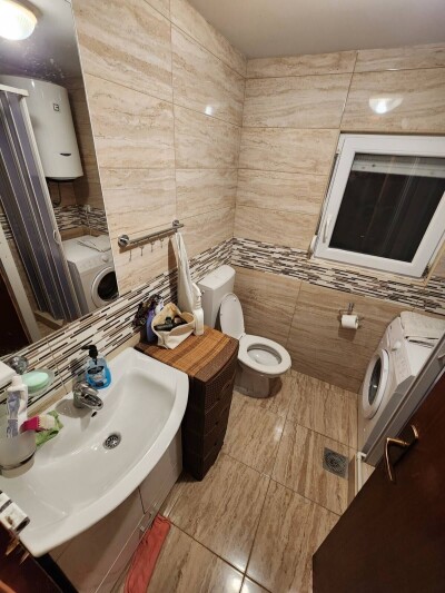 Dvosoban namješten stan u Baru