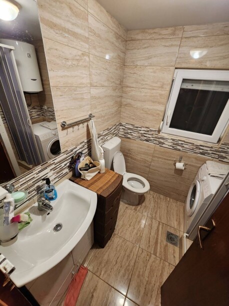 Dvosoban namješten stan u Baru-4