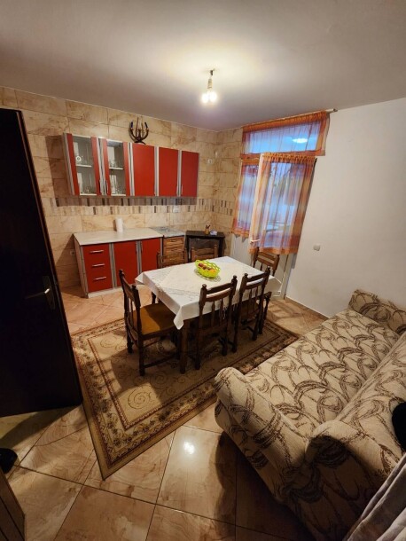 Dvosoban namješten stan u Baru-3