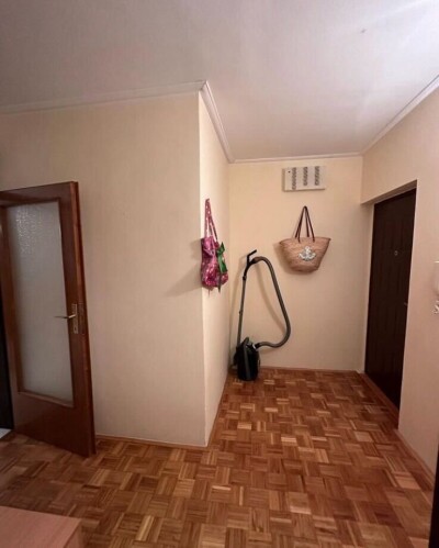 Jednosoban namješten stan u Budvi