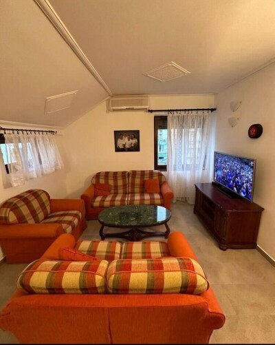 Jednosoban namješten stan u Budvi