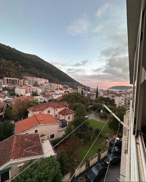 Jednosoban namješten stan u Budvi-1