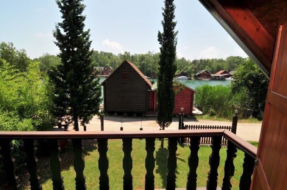 Kuća u Ulcinju na Adi Bojani-5